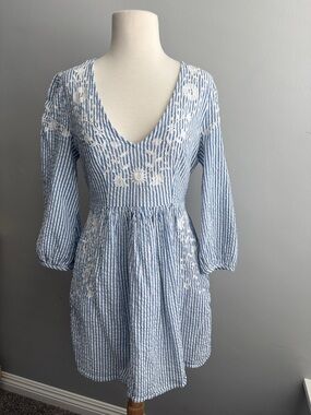 Forever 21 Blue and White Floral Embroidered Dress